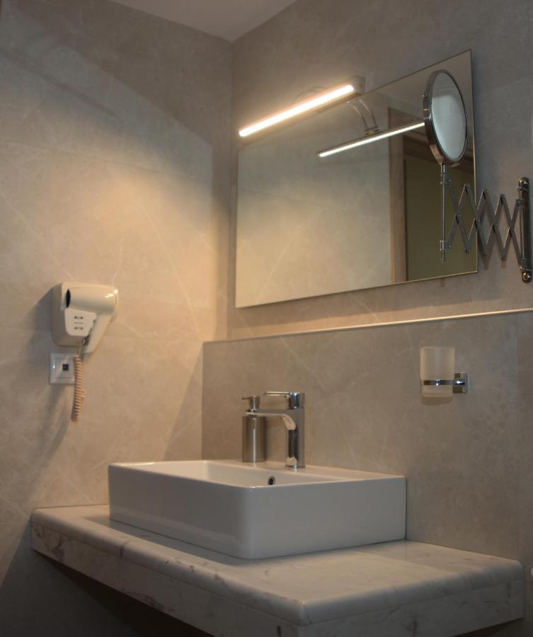 Apollon Filoxenia Hotel Corinth ภายนอก รูปภาพ